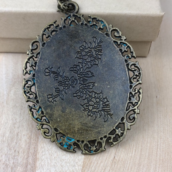 Reindeer pendant necklace from Toronto local artist, 30”, come with a box - Picture 7 of 9